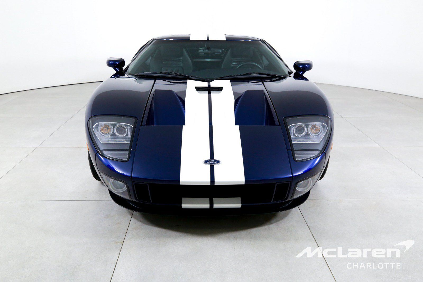 Used 2005 Ford GT RWD image 4