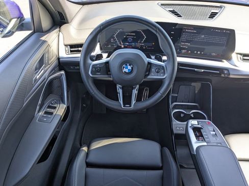 Used 2025 BMW X2 xDrive28i w/ M Sport Package AWD/4WD image 15