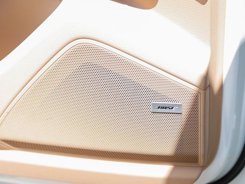 Certified 2023 Porsche Cayenne Platinum Edition image 22