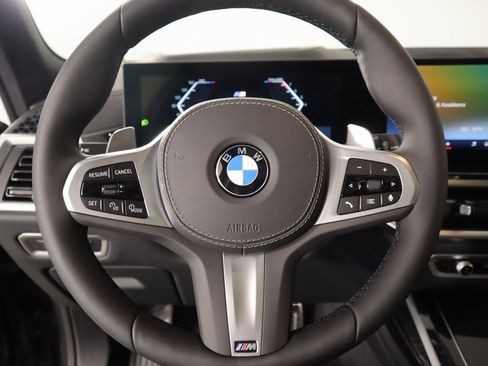 New 2025 BMW X7 xDrive40i w/ M Sport Package image 4