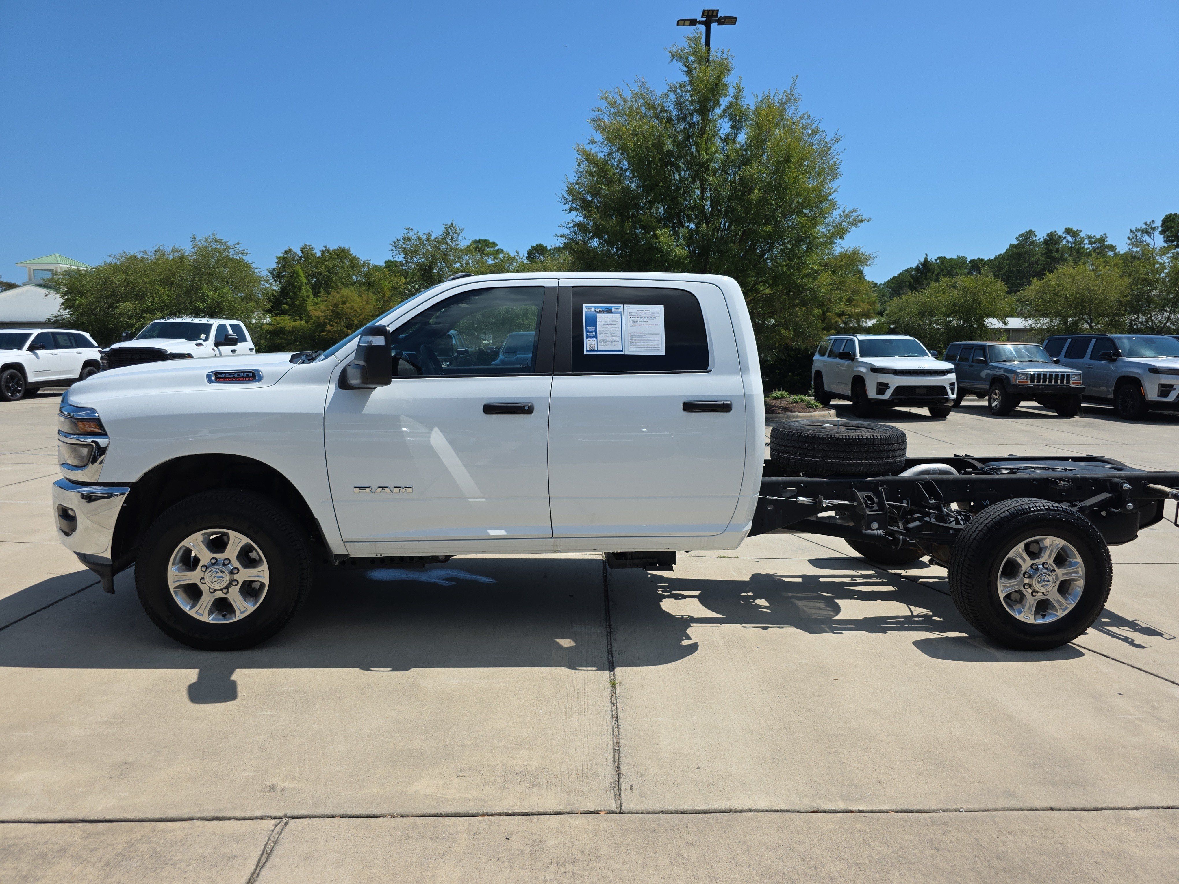 Used 2025 RAM 3500 Big Horn AWD/4WD image 6