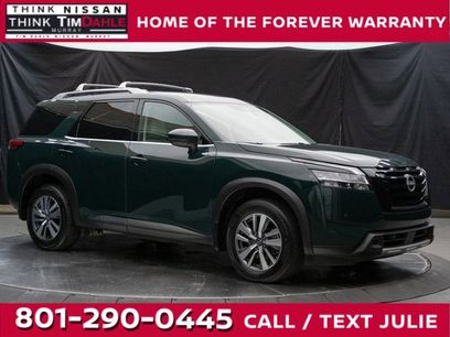 Used 2024 Nissan Pathfinder SL w/ Black Appearance Package