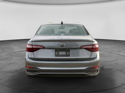 Used 2024 Volkswagen Jetta SE FWD image 8