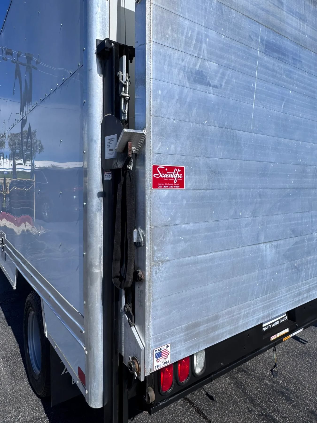 Used 2018 Chevrolet Express 3500 w/ Power Convenience Package RWD image 23
