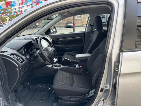 Used 2025 Mitsubishi Outlander Sport AWD image 9
