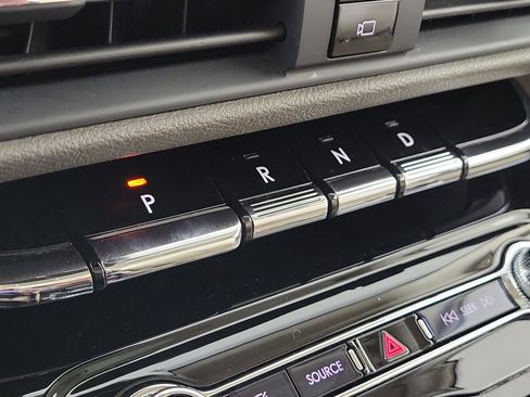 Used 2022 Lincoln Corsair AWD w/ Premium Package image 22