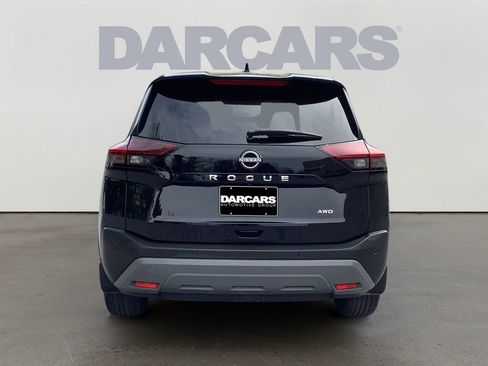 Used 2023 Nissan Rogue S image 6