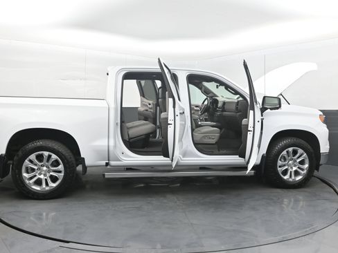 Used 2025 Chevrolet Silverado 1500 LTZ w/ LTZ Premium Package AWD/4WD image 42