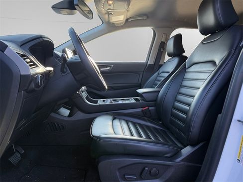 Used 2024 Ford Edge SEL image 9