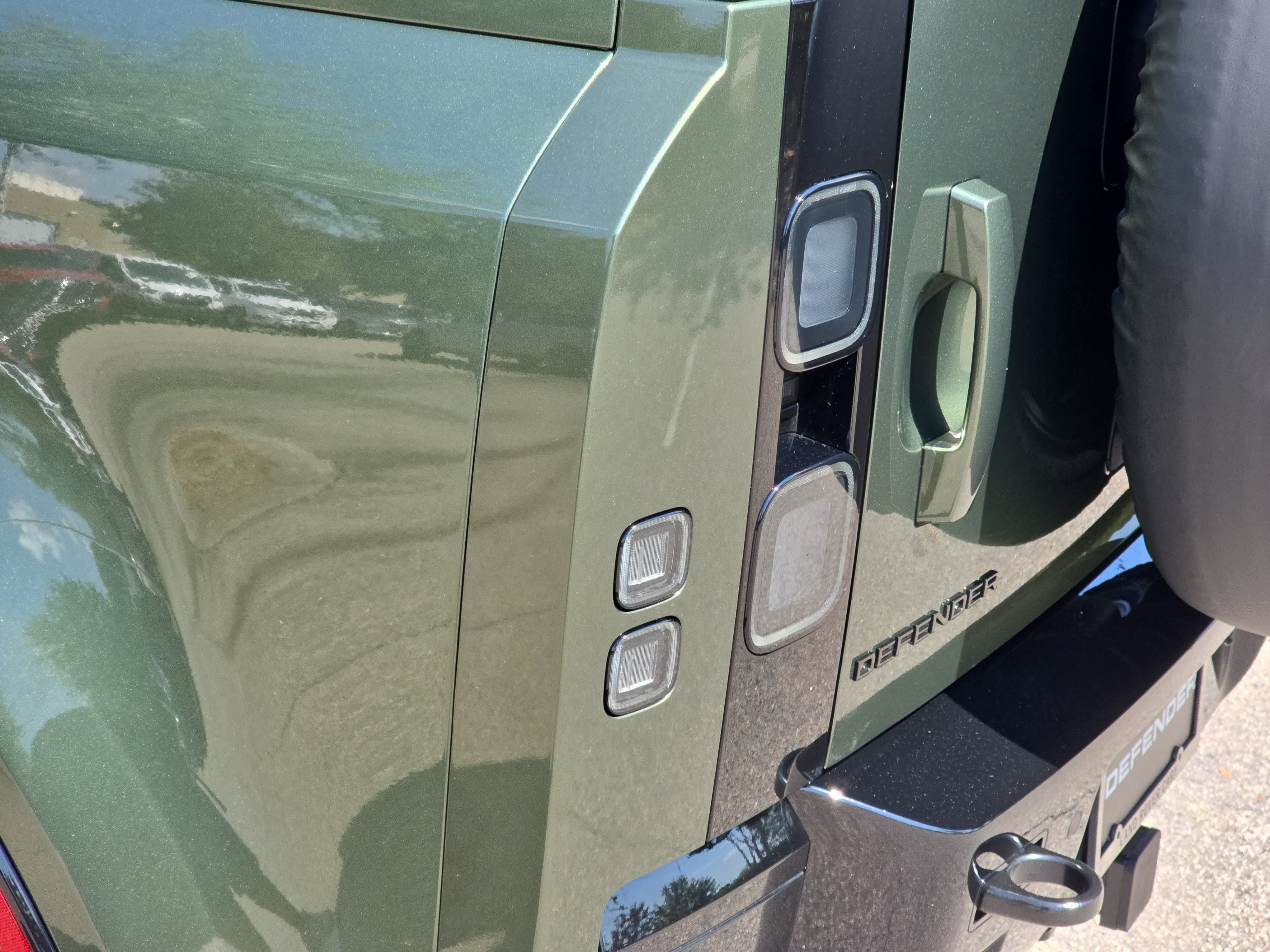 New 2026 Land Rover Defender 110 X-Dynamic SE AWD/4WD image 35