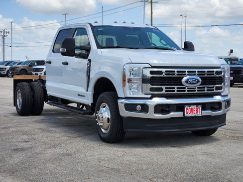New 2026 Ford F350 XL w/ XL Chrome Package AWD/4WD image 2