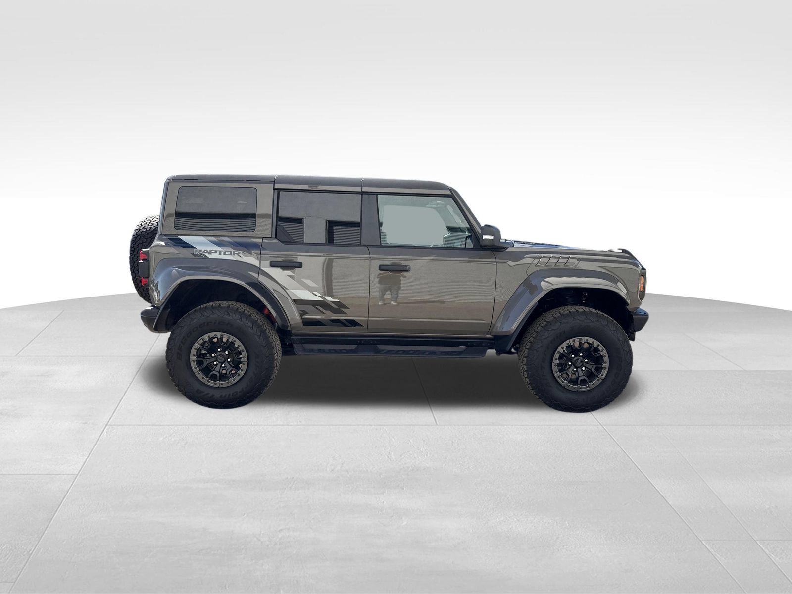 Certified 2025 Ford Bronco Raptor w/ Interior Carbon Fiber Pack AWD/4WD image 6