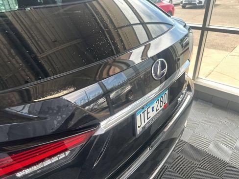 Used 2022 Lexus RX 450h AWD w/ Luxury Package image 15