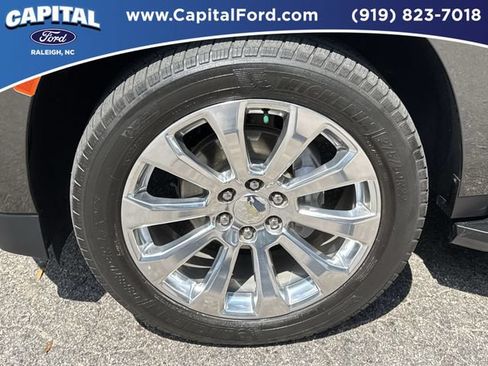 Used 2021 Chevrolet Tahoe Premier w/ Premium Package AWD/4WD image 13