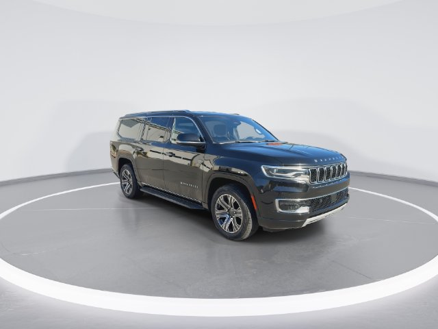 Used 2024 Jeep Wagoneer L Series II w/ Flexible Seating Group AWD/4WD image 2