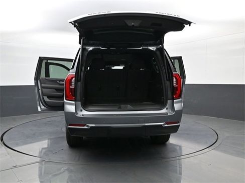 New 2026 GMC Yukon XL Elevation image 33