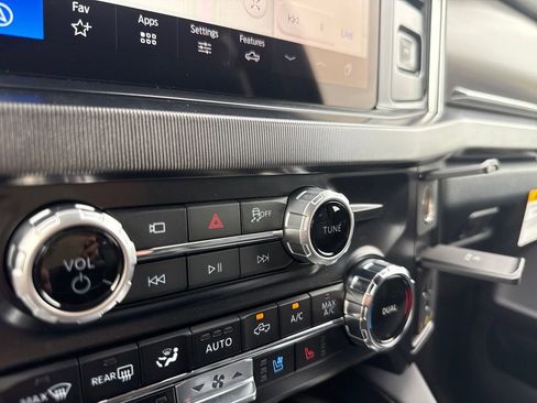 New 2026 Ford F250 Platinum image 35