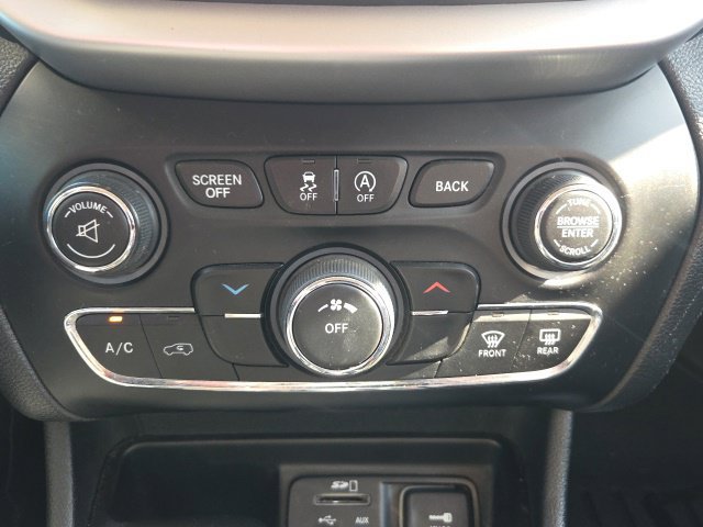 Used 2015 Jeep Cherokee Trailhawk w/ Trailer Tow Group AWD/4WD image 29