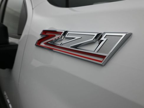 Used 2025 Chevrolet Silverado 2500 Custom w/ Custom Value Package image 26