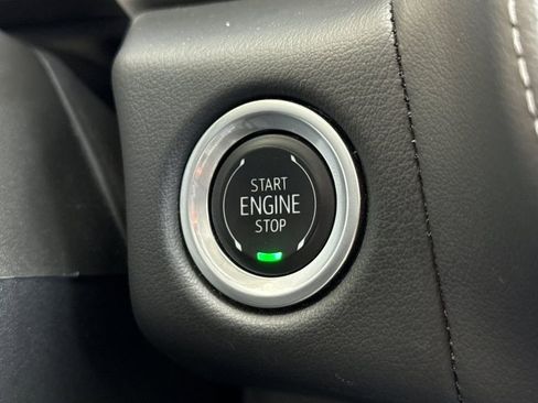 Used 2024 Chevrolet Suburban LT image 35