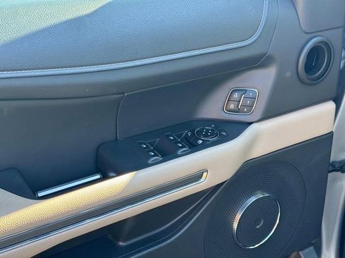 Used 2024 Ford Expedition Max XLT image 26