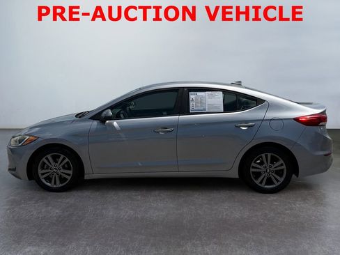 Used 2017 Hyundai Elantra SE FWD image 6