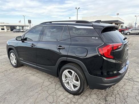 Used 2018 GMC Terrain SLE w/ Driver Convenience Package image 8