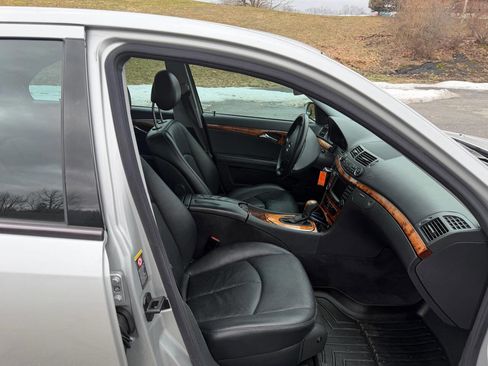 Used 2005 Mercedes-Benz E 320 4MATIC Sedan image 11