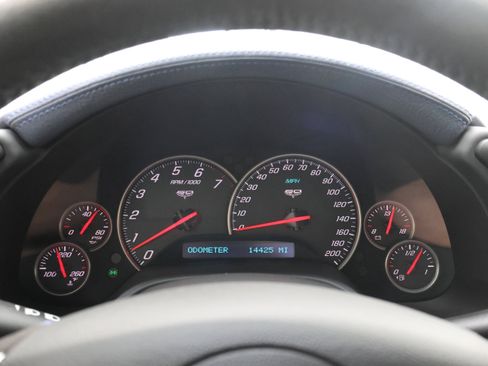 Used 2013 Chevrolet Corvette Grand Sport w/ 4LT Preferred Equipment Group RWD image 9