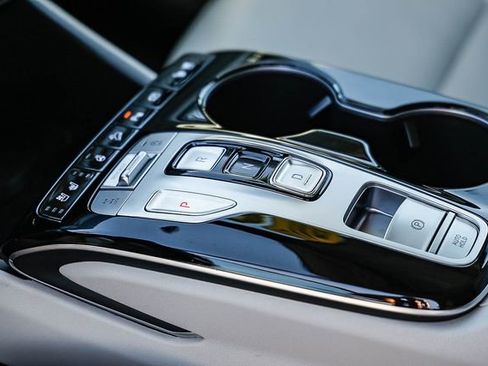 Certified 2023 Hyundai Tucson Limited w/ Cargo Package image 24