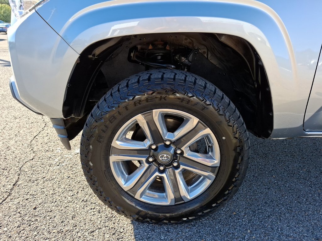 Used 2023 Toyota Tacoma SR AWD/4WD image 10