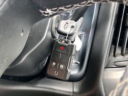 Used 2017 Chevrolet Silverado 1500 LT w/ LT Eassist Package AWD/4WD image 12