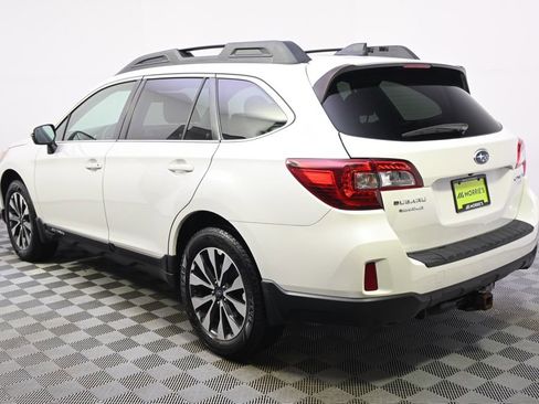 Used 2017 Subaru Outback 2.5i Limited w/ Popular Package #5 image 3