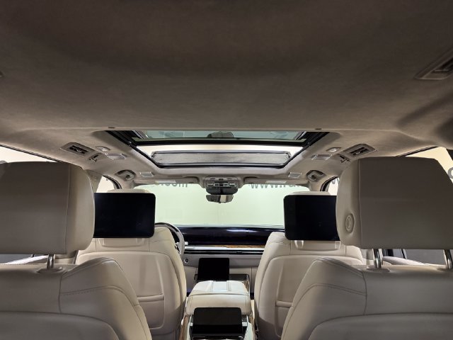 Used 2025 Cadillac Escalade Premium Luxury Platinum AWD/4WD image 22