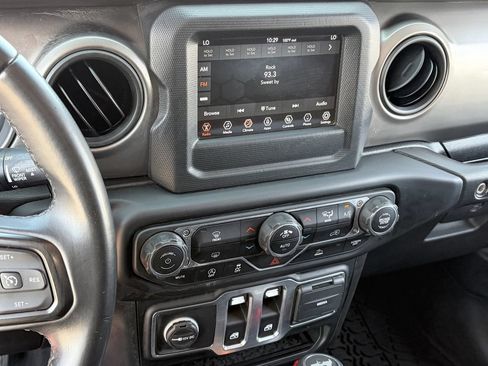 Used 2021 Jeep Wrangler Sport AWD/4WD image 25