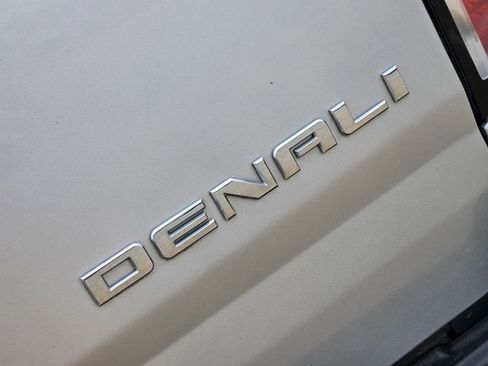 Used 2018 GMC Canyon Denali image 16