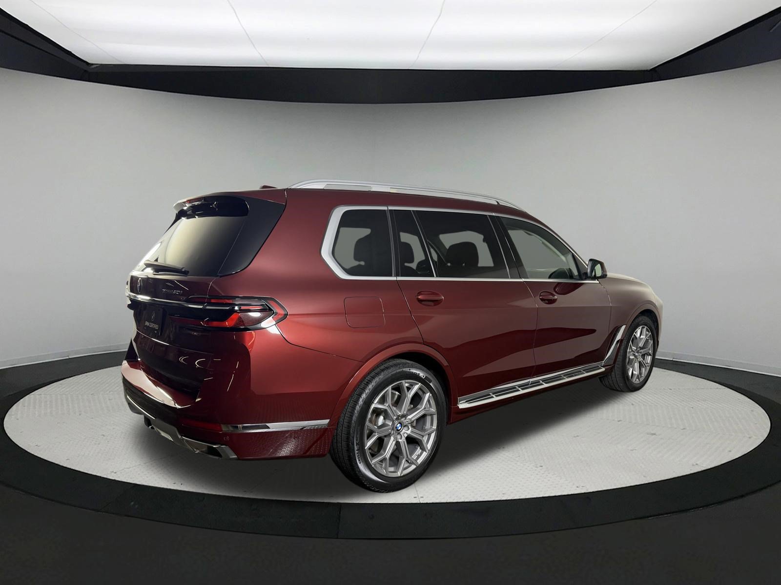 Certified 2025 BMW X7 xDrive40i w/ Executive Package AWD/4WD image 4