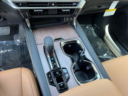 New 2026 Lexus RX 450h AWD image 25