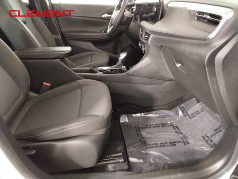 Used 2024 Buick Encore GX Preferred FWD image 31
