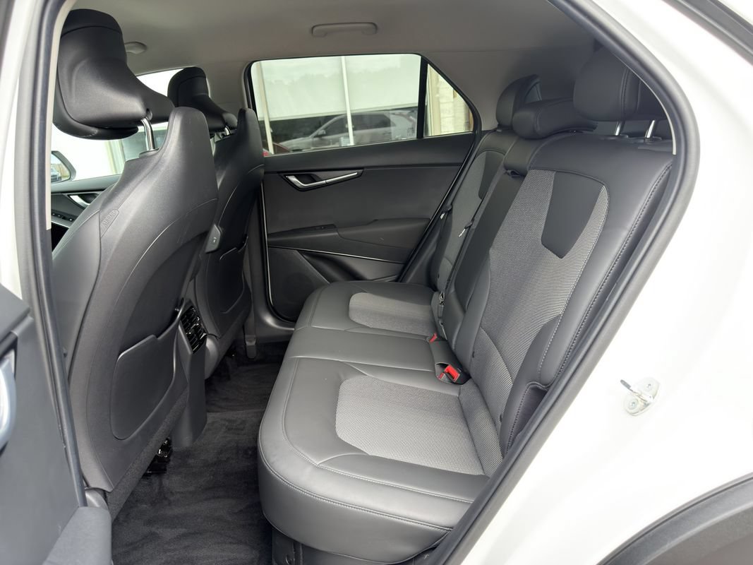 Used 2023 Kia Niro EX FWD image 36