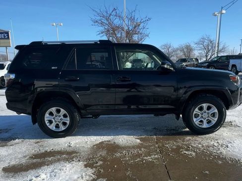 Used 2024 Toyota 4Runner SR5 Premium image 9