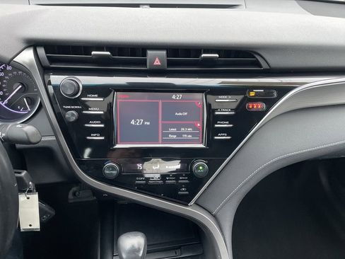 Used 2018 Toyota Camry SE w/ Moonroof Package image 18