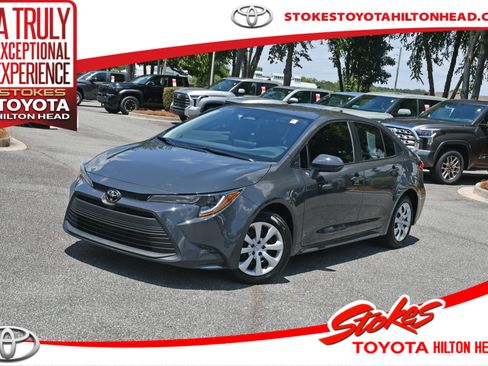 Used 2024 Toyota Corolla LE FWD image 1