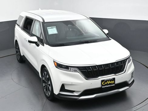 Used 2024 Kia Carnival EX FWD image 43