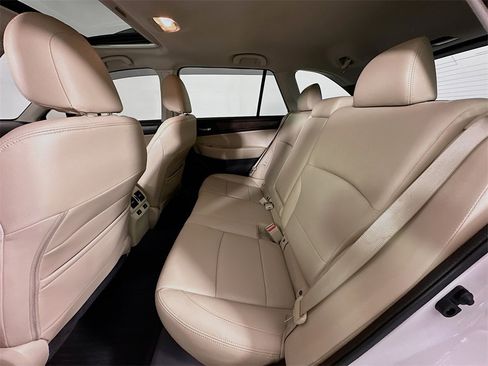 Used 2016 Subaru Outback 2.5i Limited image 4