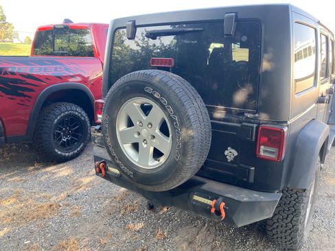 Used 2012 Jeep Wrangler Unlimited Sport AWD/4WD image 6