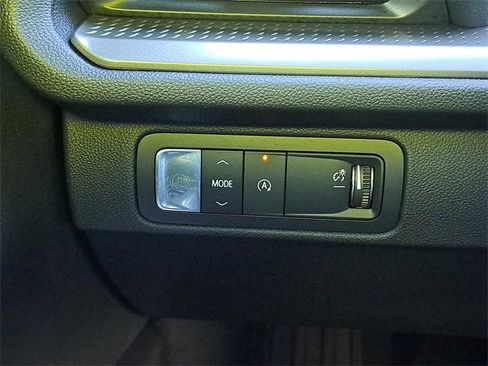 Used 2026 Chevrolet Traverse LT w/ Midnight/Sport Edition image 20