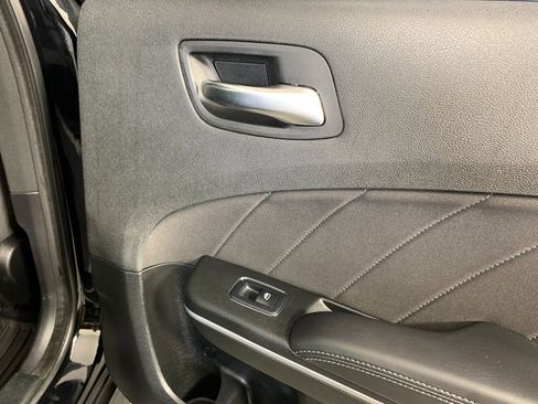 Used 2018 Dodge Charger R/T Scat Pack RWD image 34