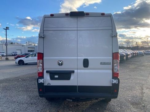 Used 2024 RAM ProMaster 2500 w/ Premium Convenience Group image 5