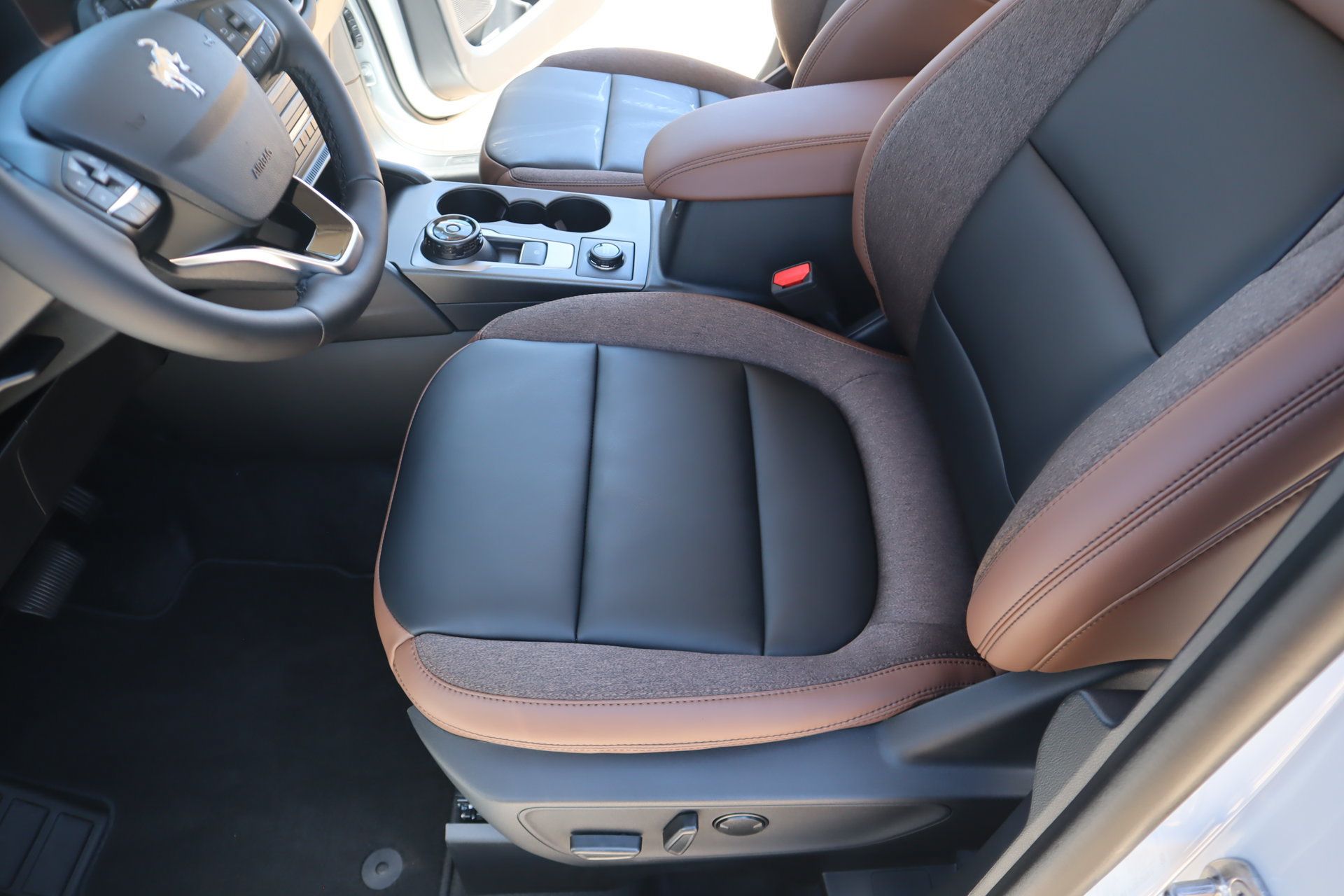 New 2026 Ford Bronco Sport Outer Banks w/ Outer Banks Tech Package+ AWD/4WD image 11